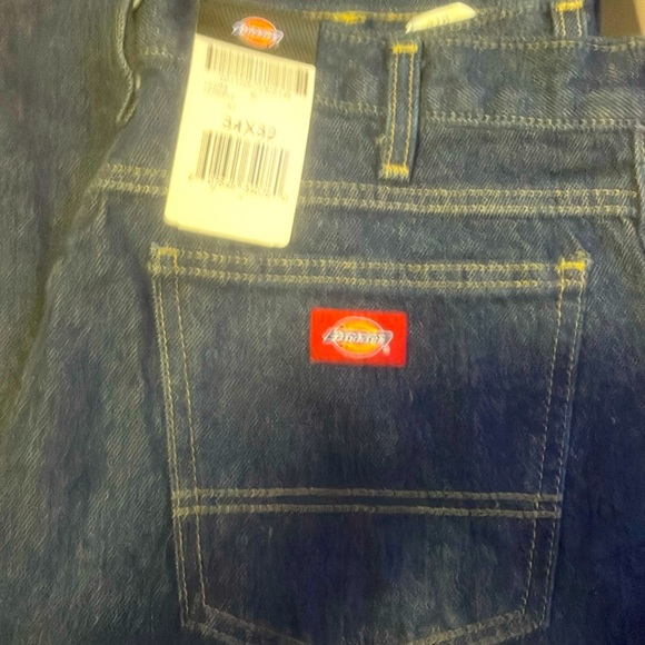 Men’s work pants and shorts and Nike an dc shoes. Work boots.